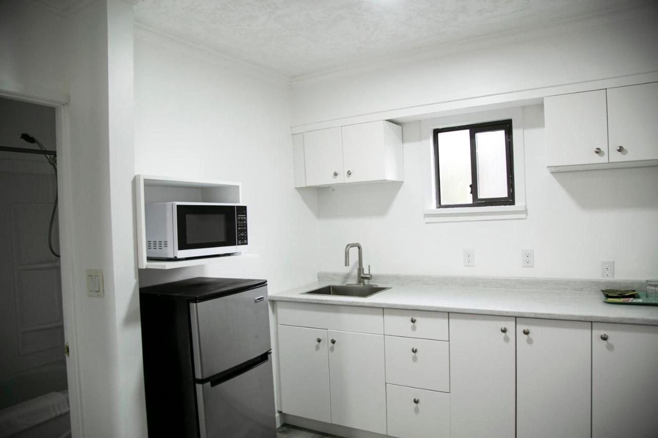 Westview Centre Motel Ltd พาวเวลล์ ริเวอร์ ภายนอก รูปภาพ