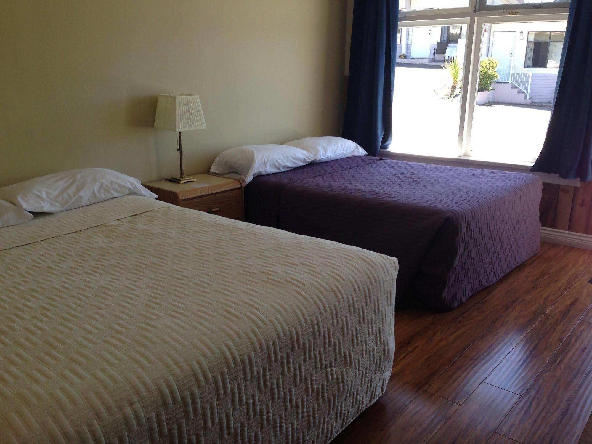 Westview Centre Motel Ltd พาวเวลล์ ริเวอร์ ภายนอก รูปภาพ