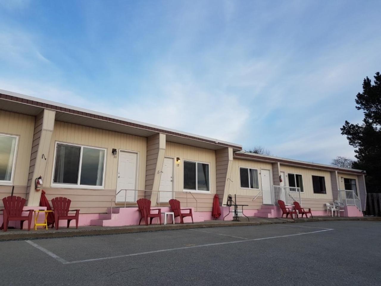 Westview Centre Motel Ltd พาวเวลล์ ริเวอร์ ภายนอก รูปภาพ