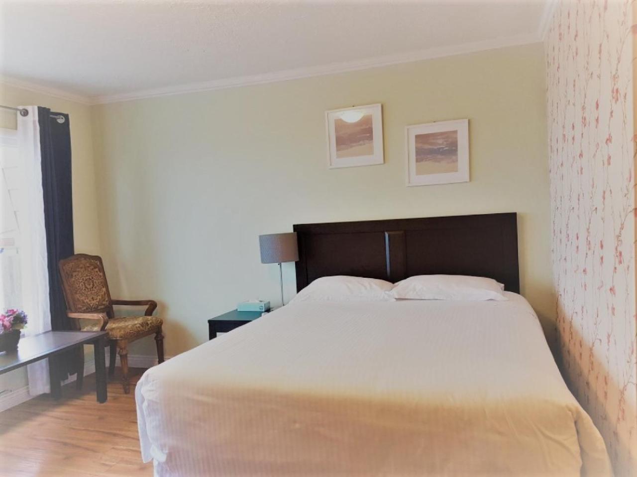 Westview Centre Motel Ltd พาวเวลล์ ริเวอร์ ภายนอก รูปภาพ